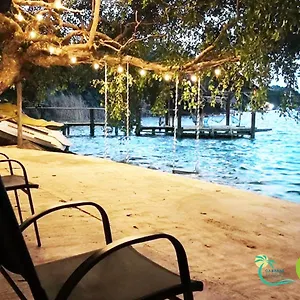 Cabañas Marias Lakefront Inn