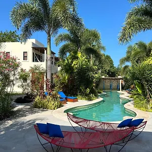 Blue Palm Hotel